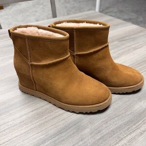 Ugg Classic Femme Mini - LIKE NEW